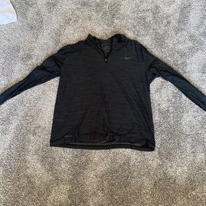 Nike dry-fit pullover